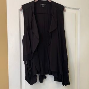 NWT Sleeveless Simply Vera Wang Vest